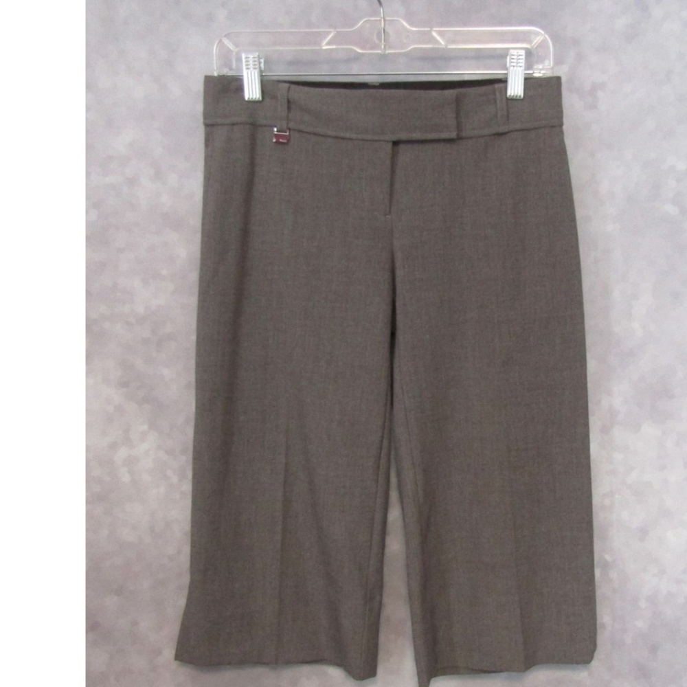 BCBGMAXAZRIA Gray Business Shorts Capris Size 0